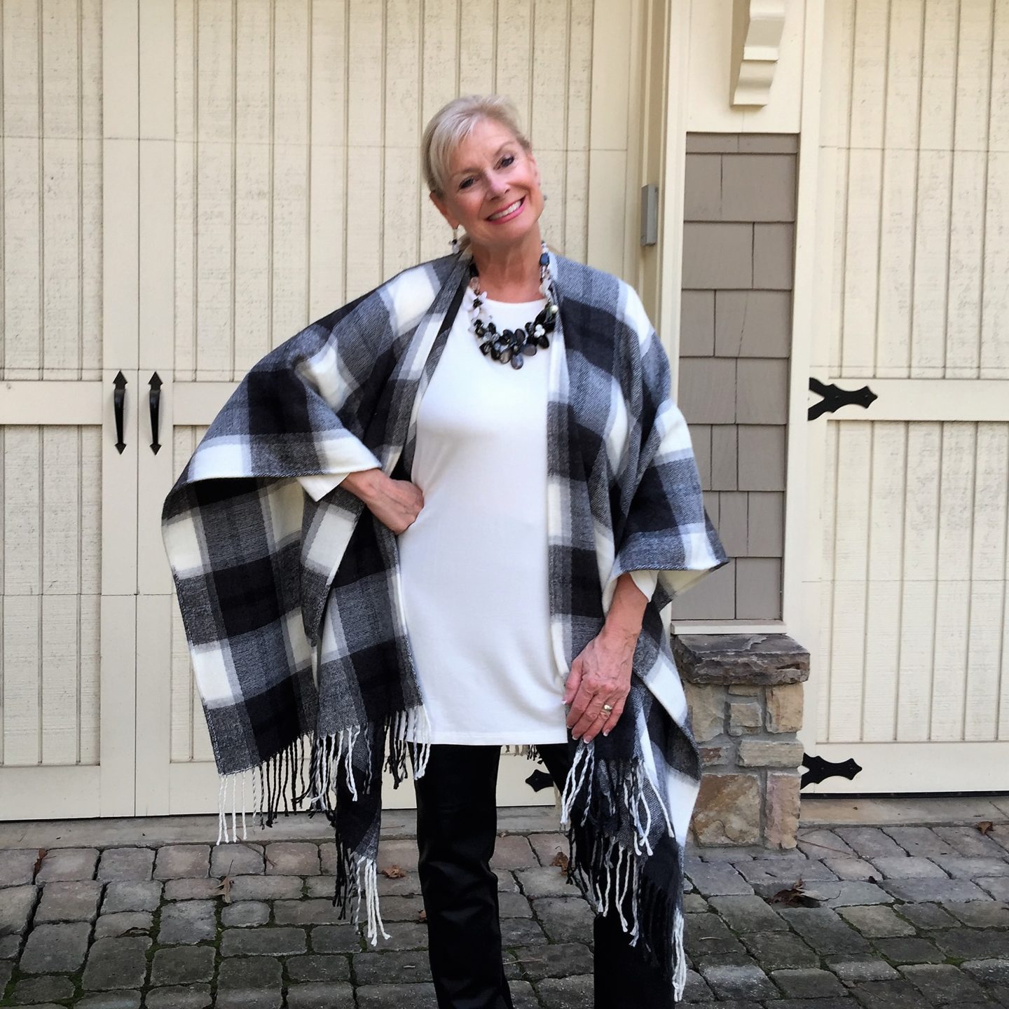 5 Ways to Style a Buffalo Plaid Poncho -Shopping My Closet | Hello I'm ...