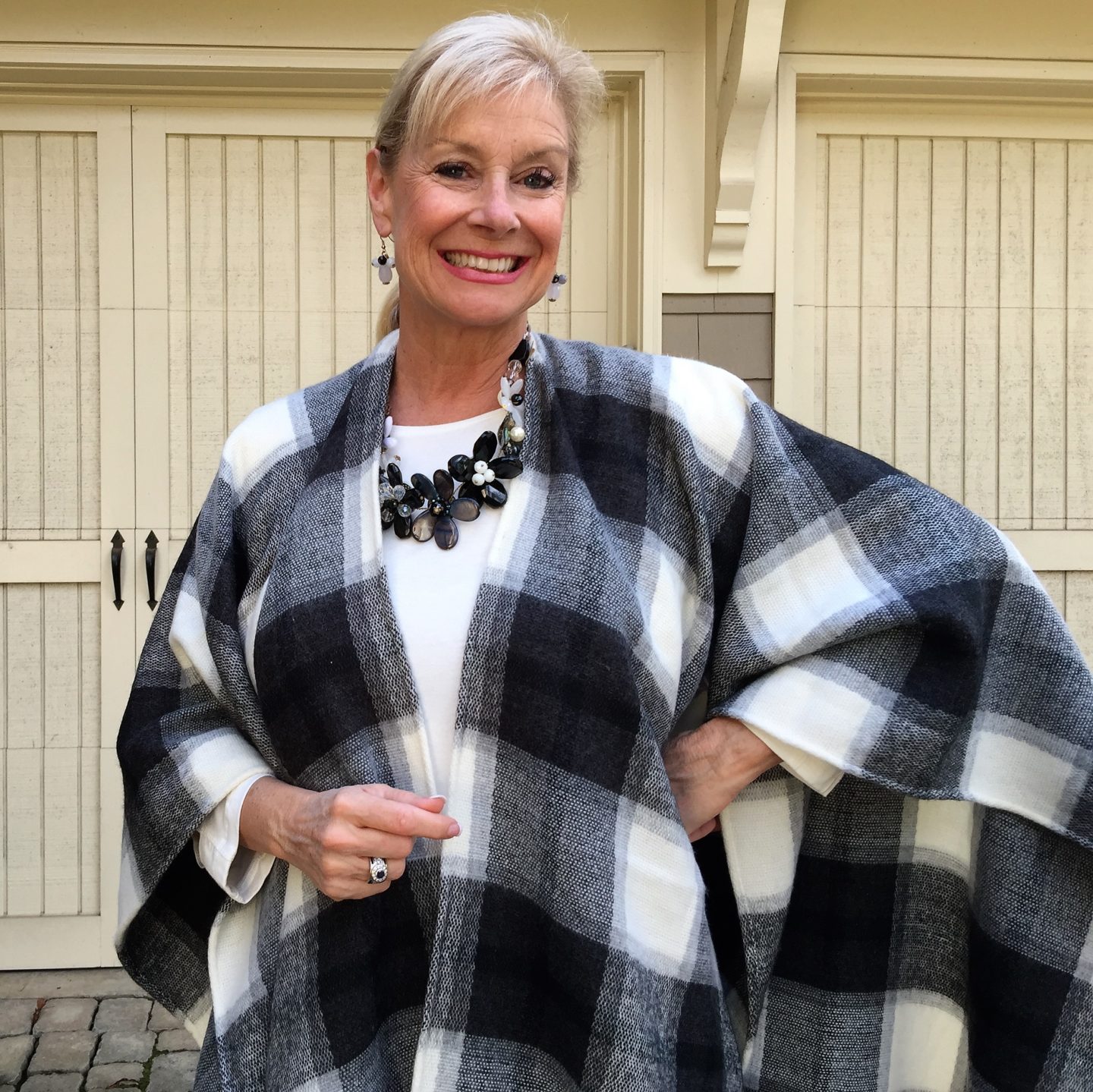 5 Ways to Style a Buffalo Plaid Poncho -Shopping My Closet | Hello I'm ...