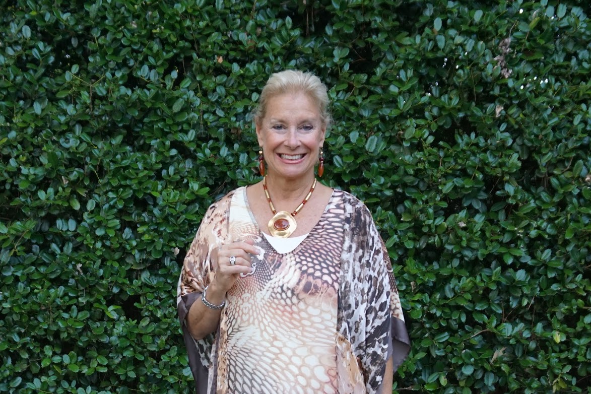 How to Host the Book Club Movie Night with the Girls/ Link Up