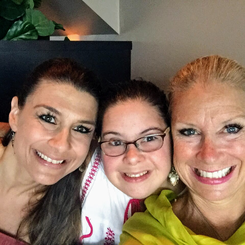 Close look of Robin's eyelashes and Lisa's wearing extensions