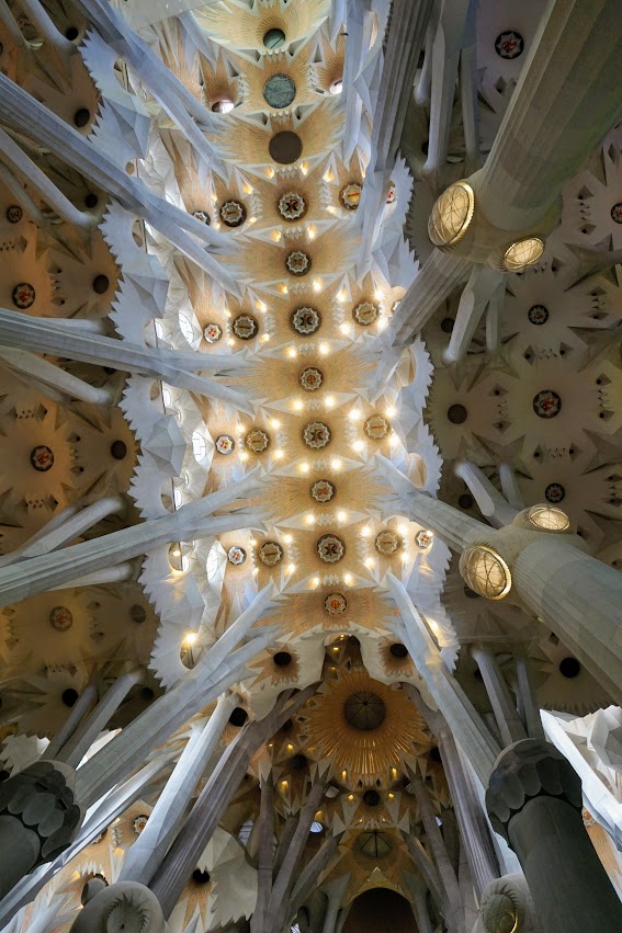 La Sagrada Familia ceiling