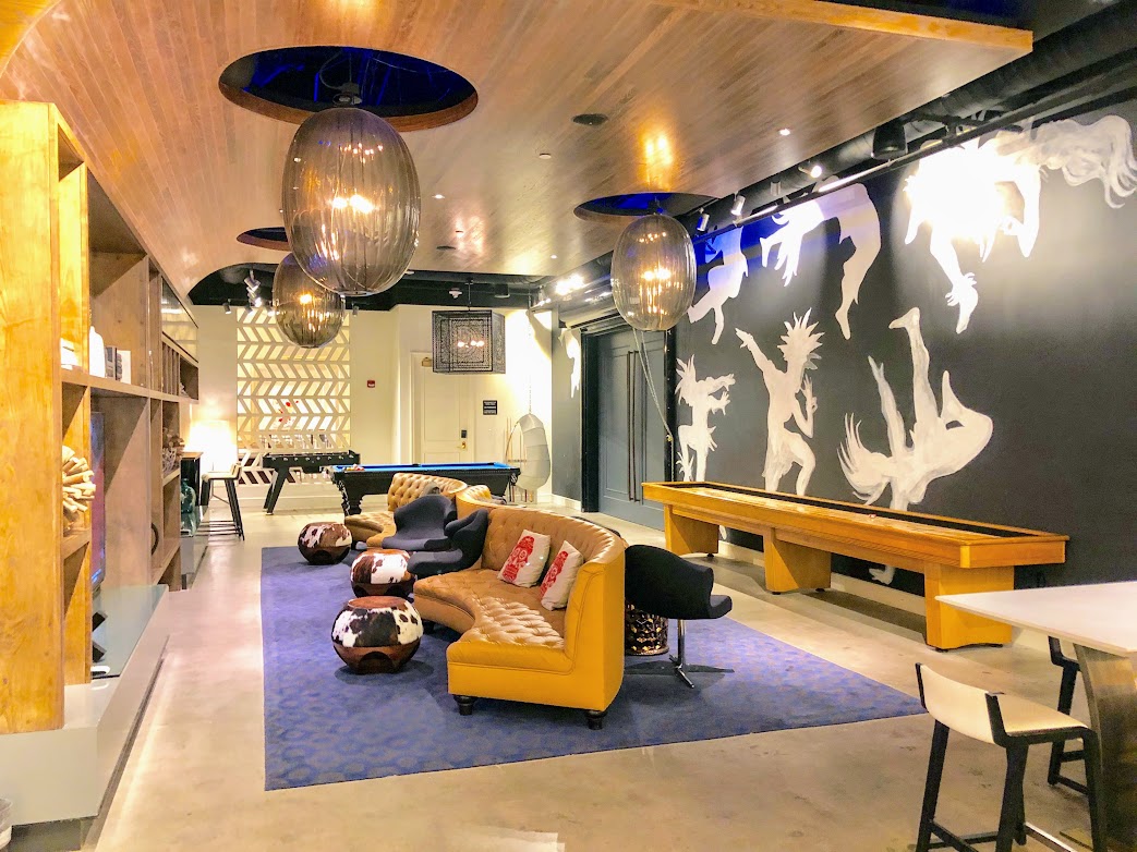 Private Party Game Room - Hotel Colonnade