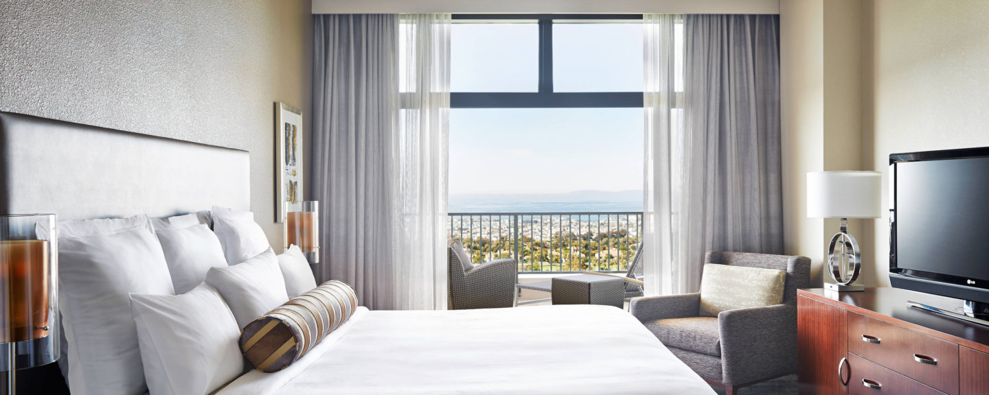Newport Beach Marriott Hotel & Spa Guest Bedroom