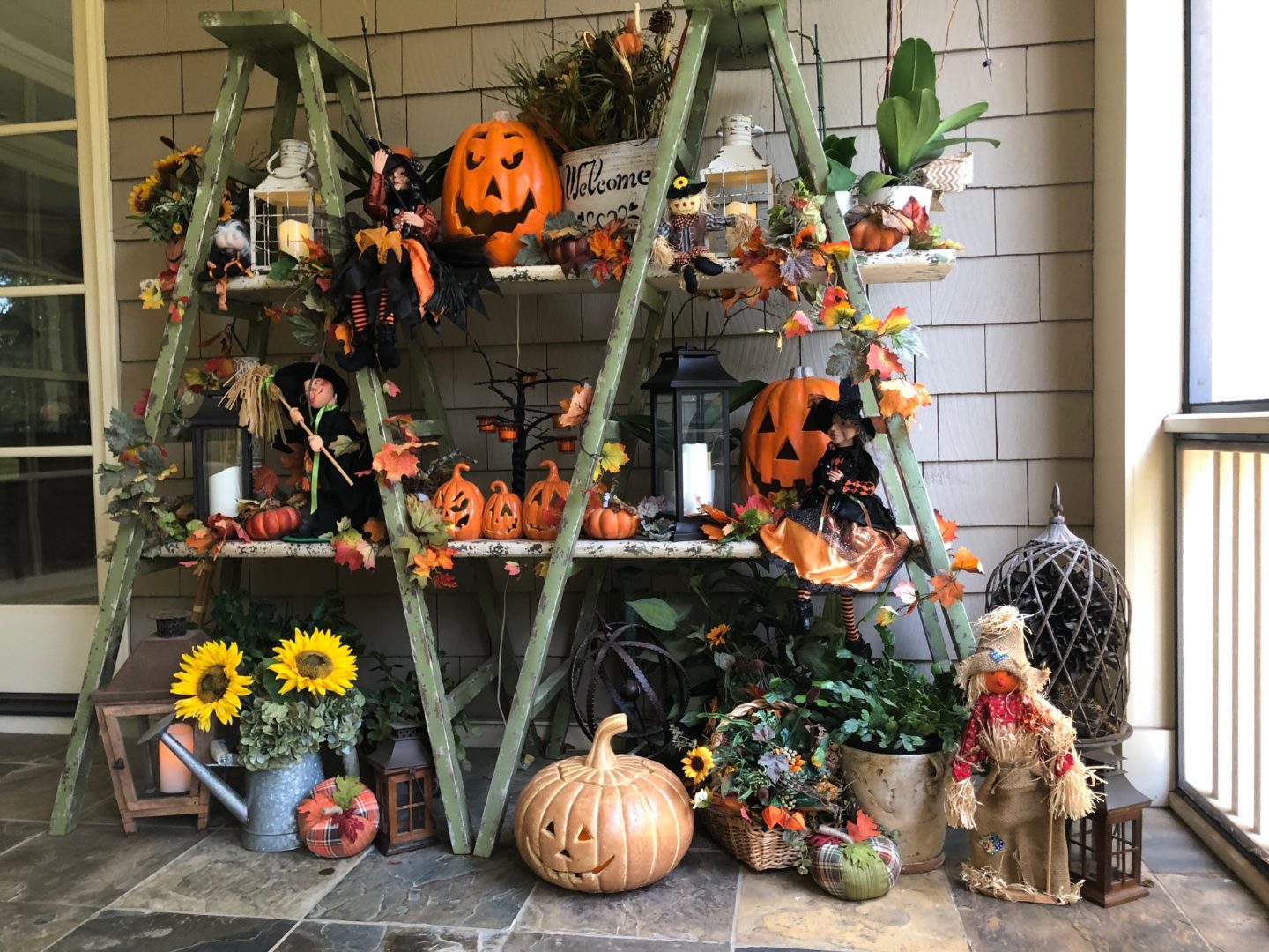 Halloween decor on the porch