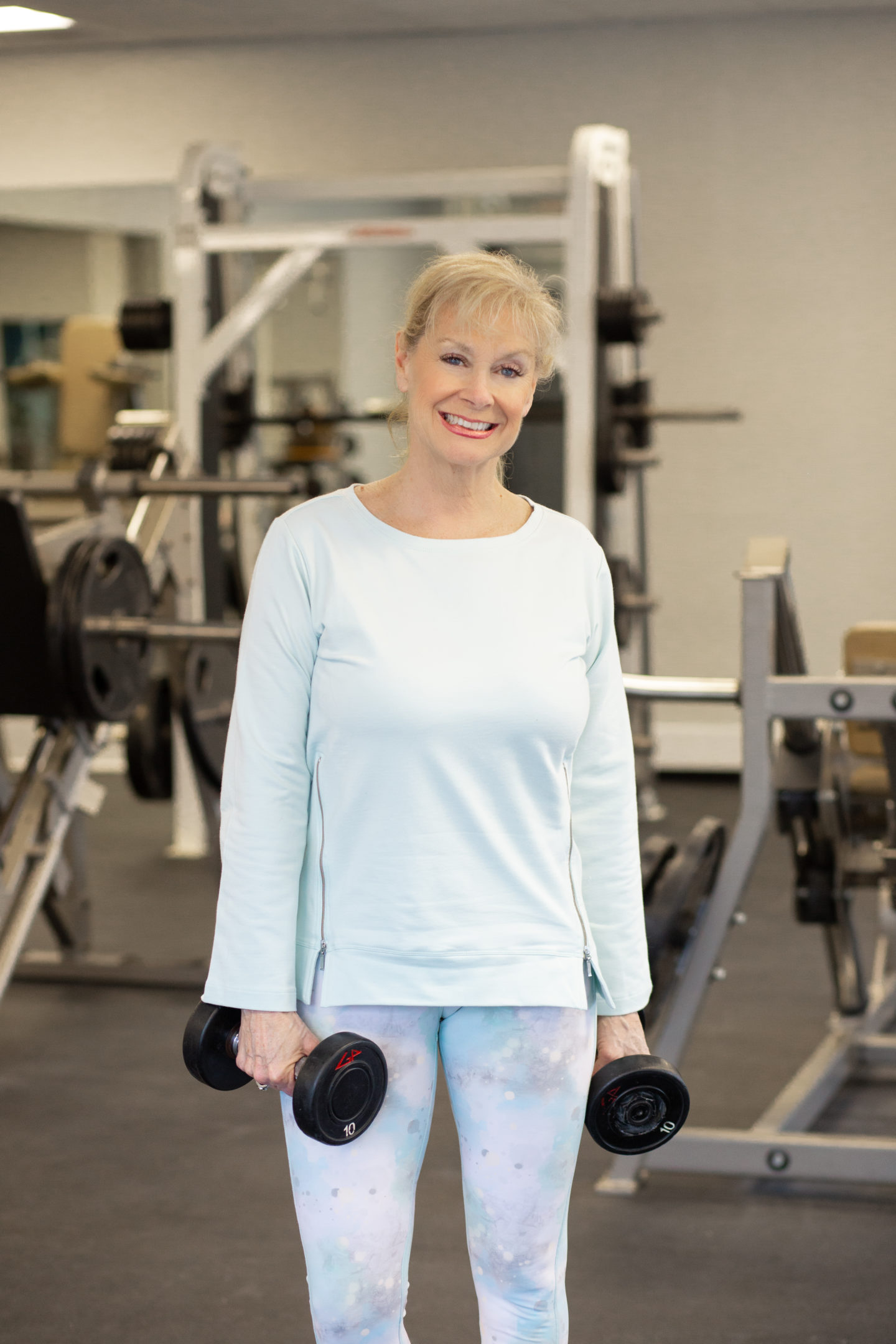 Using bar bells is good strength training for better heart health