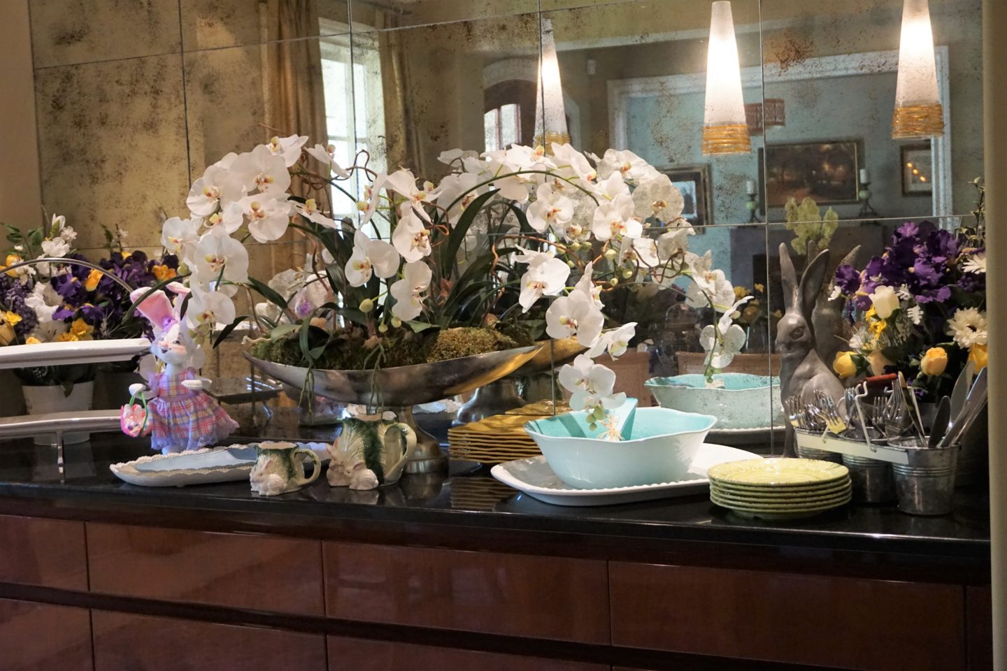 Virtual Easter Dinner during the coronavirus when no one can come