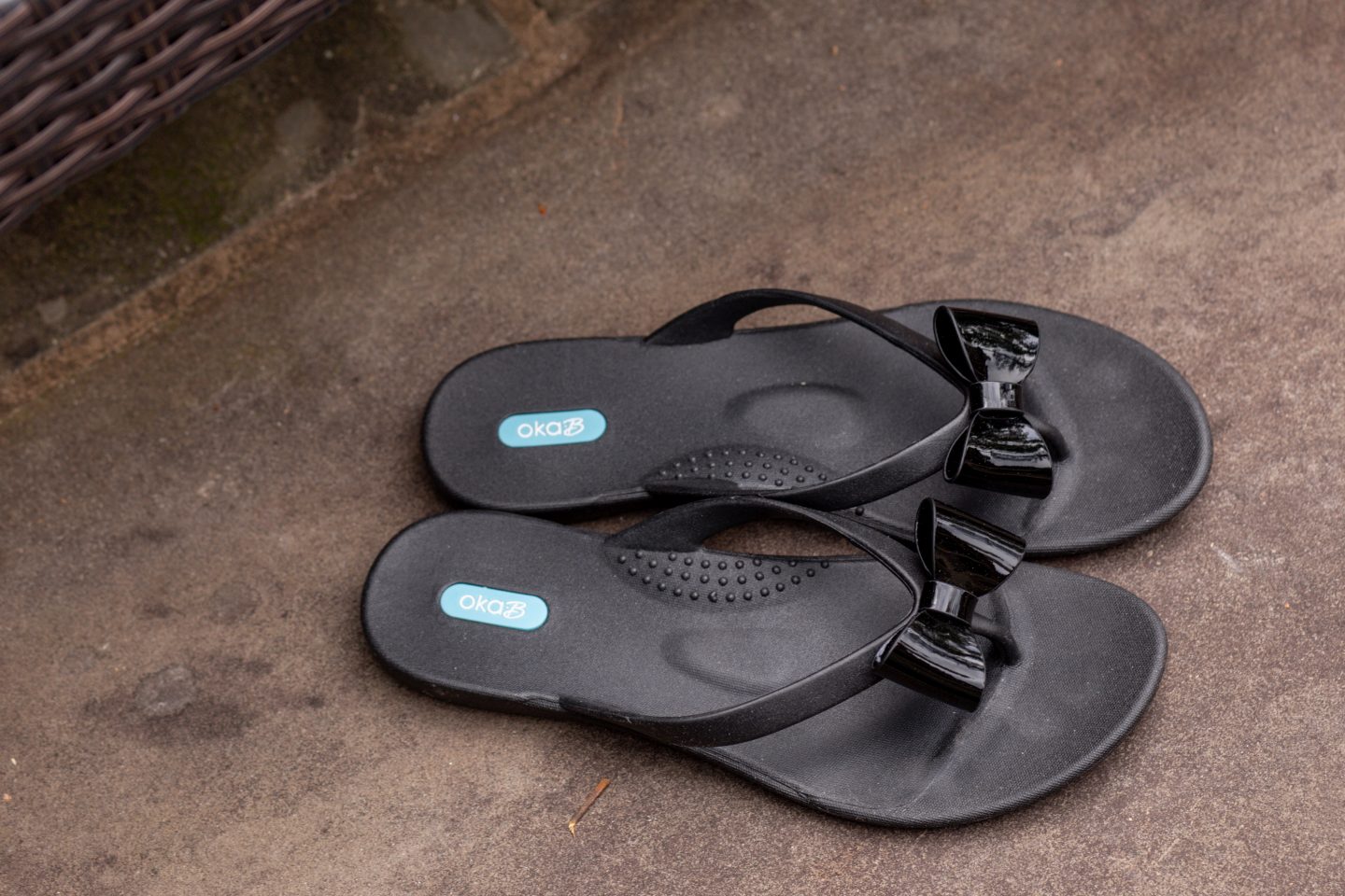 Oka b Cassina flip flop.