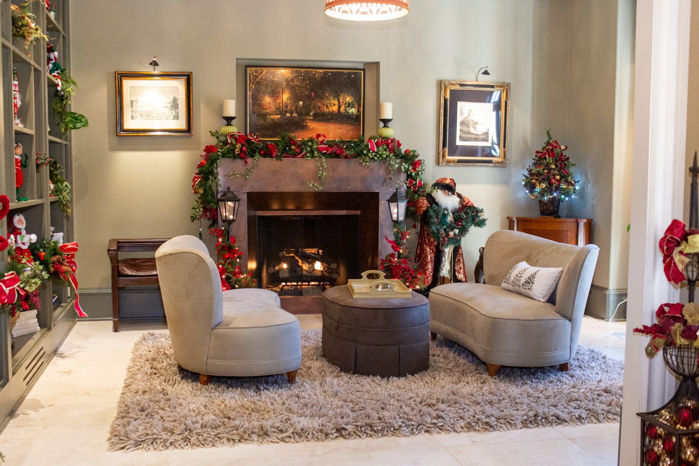 Red and Green traditional Christmas colors in sitting room