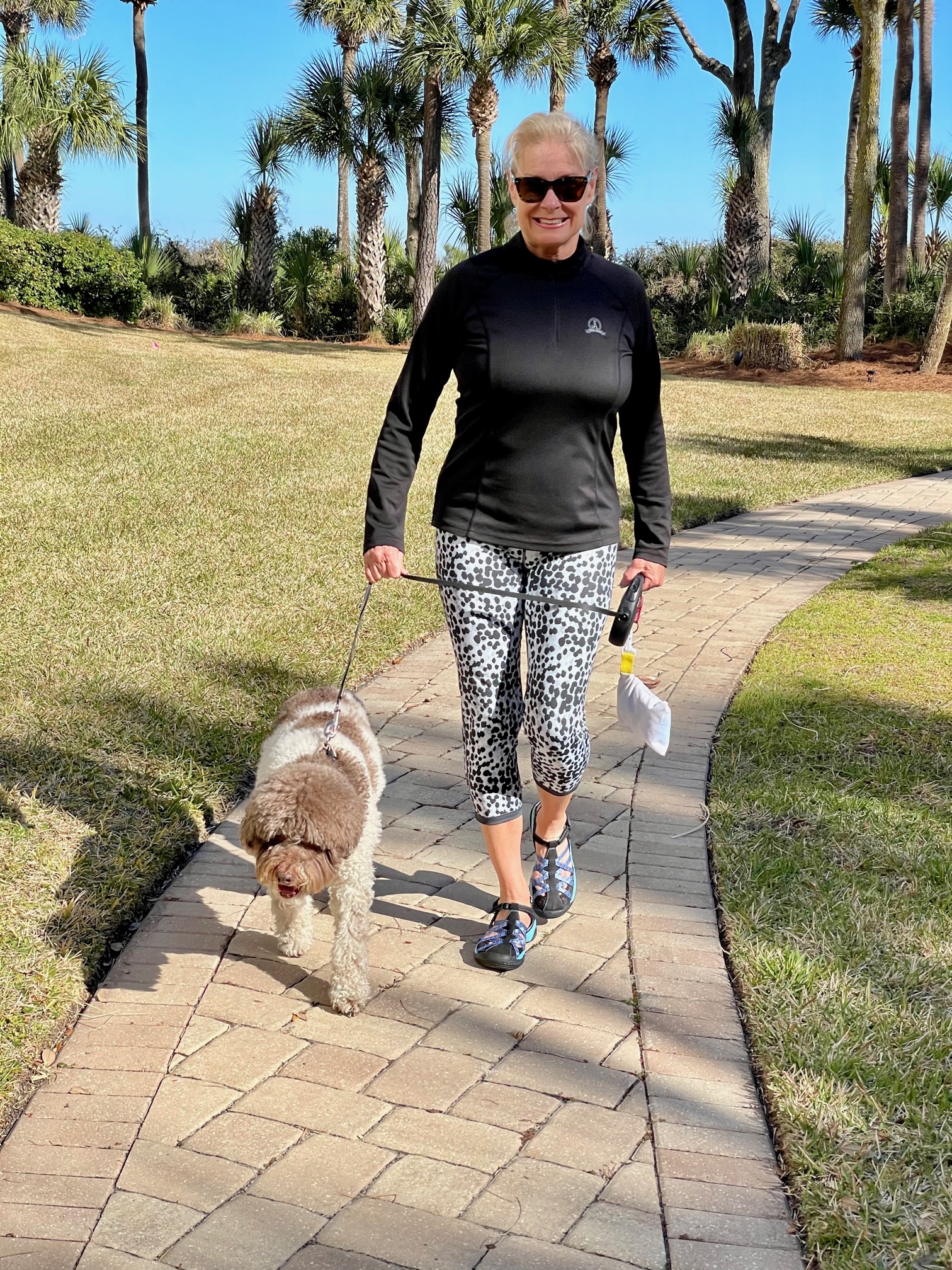 walking in comfortable shoes by Jambu