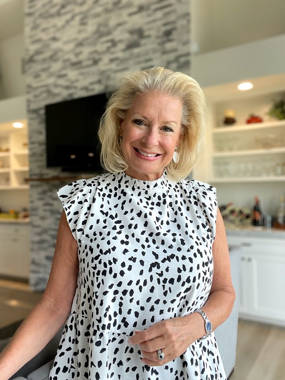 Black and White Fashion For Transitioning to Fall