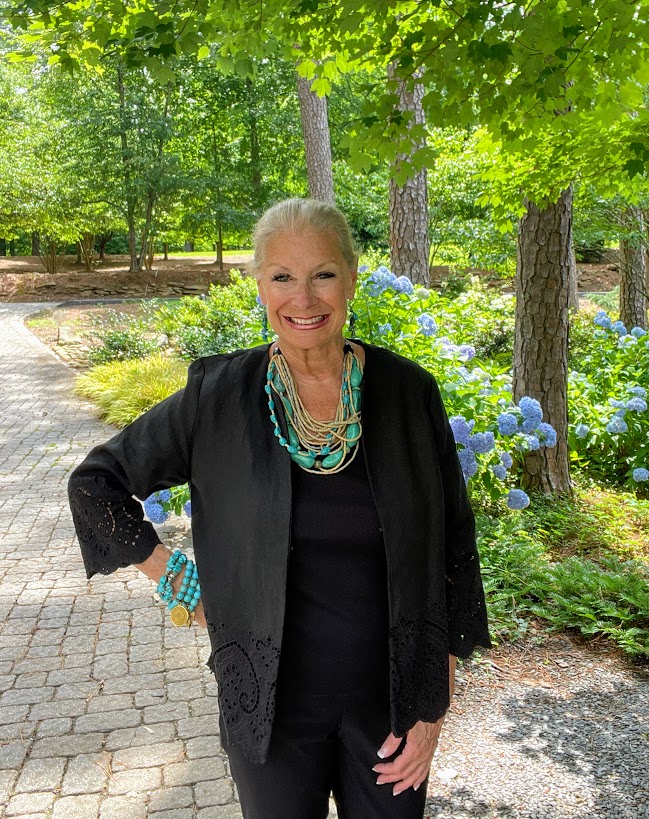 How to Wear An All Black Outfit in the Summer