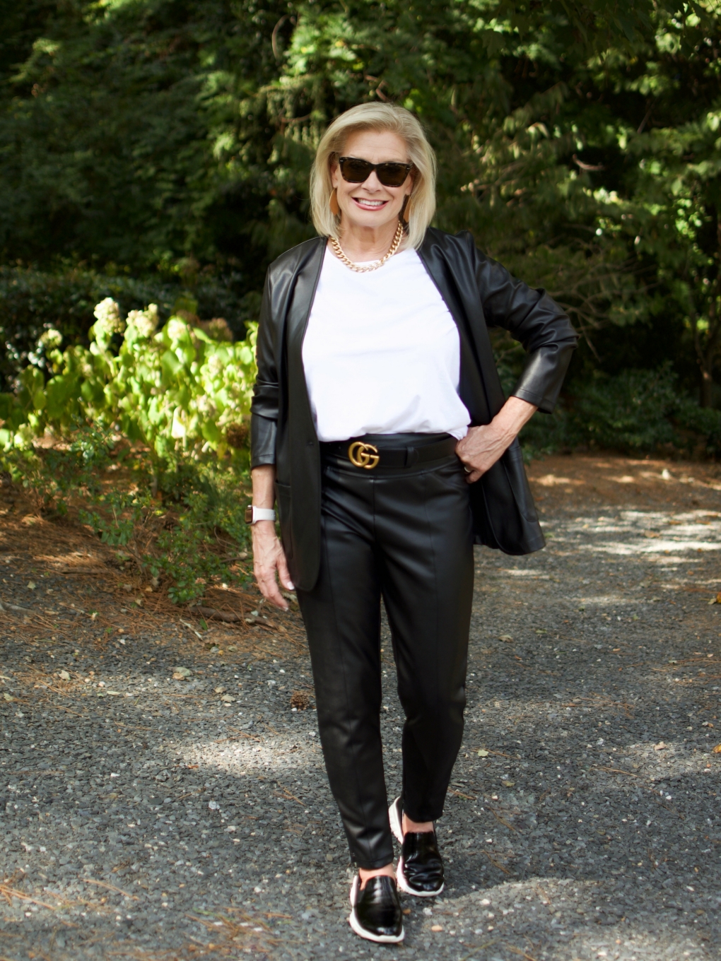 Black faux leather outfit is perfect for fall and winter