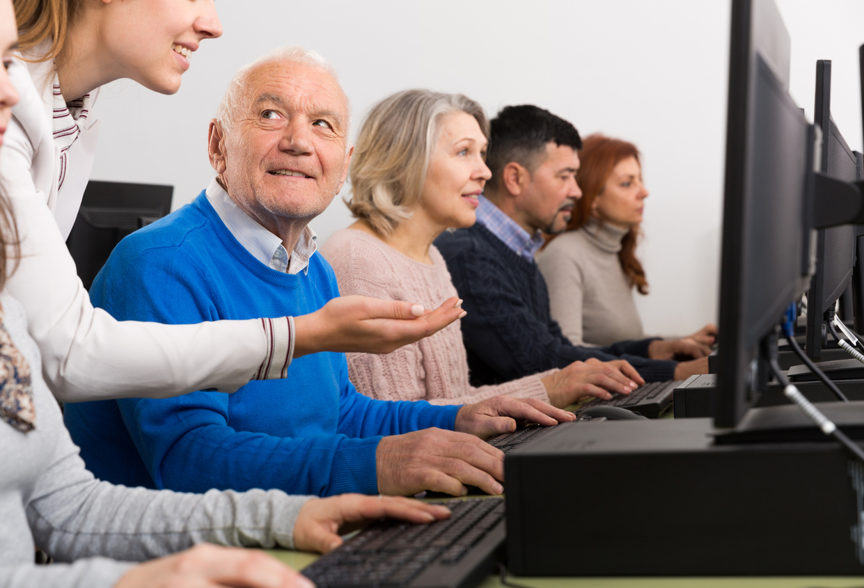 Are you traveling for the holidays? traveling is stressful during the holidays but it can be particularly nerve-wracking for the 1 in 3 women out there who experience bladder leaks, like me. 