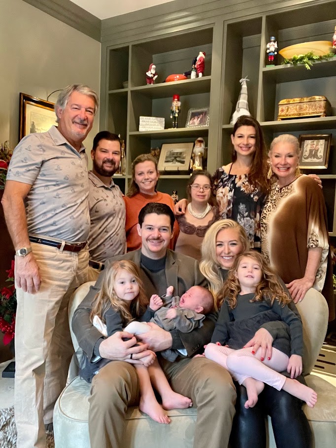 2022- Christmas family photo